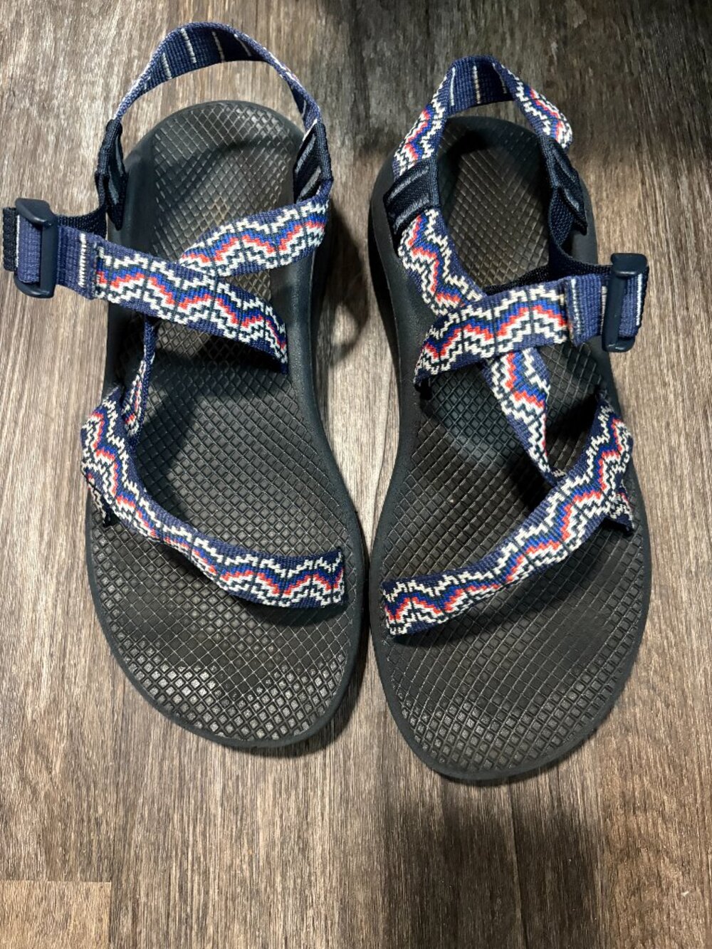 Women's Chaco Red White Blue Zig Zag  Ladies sz 9  EUC